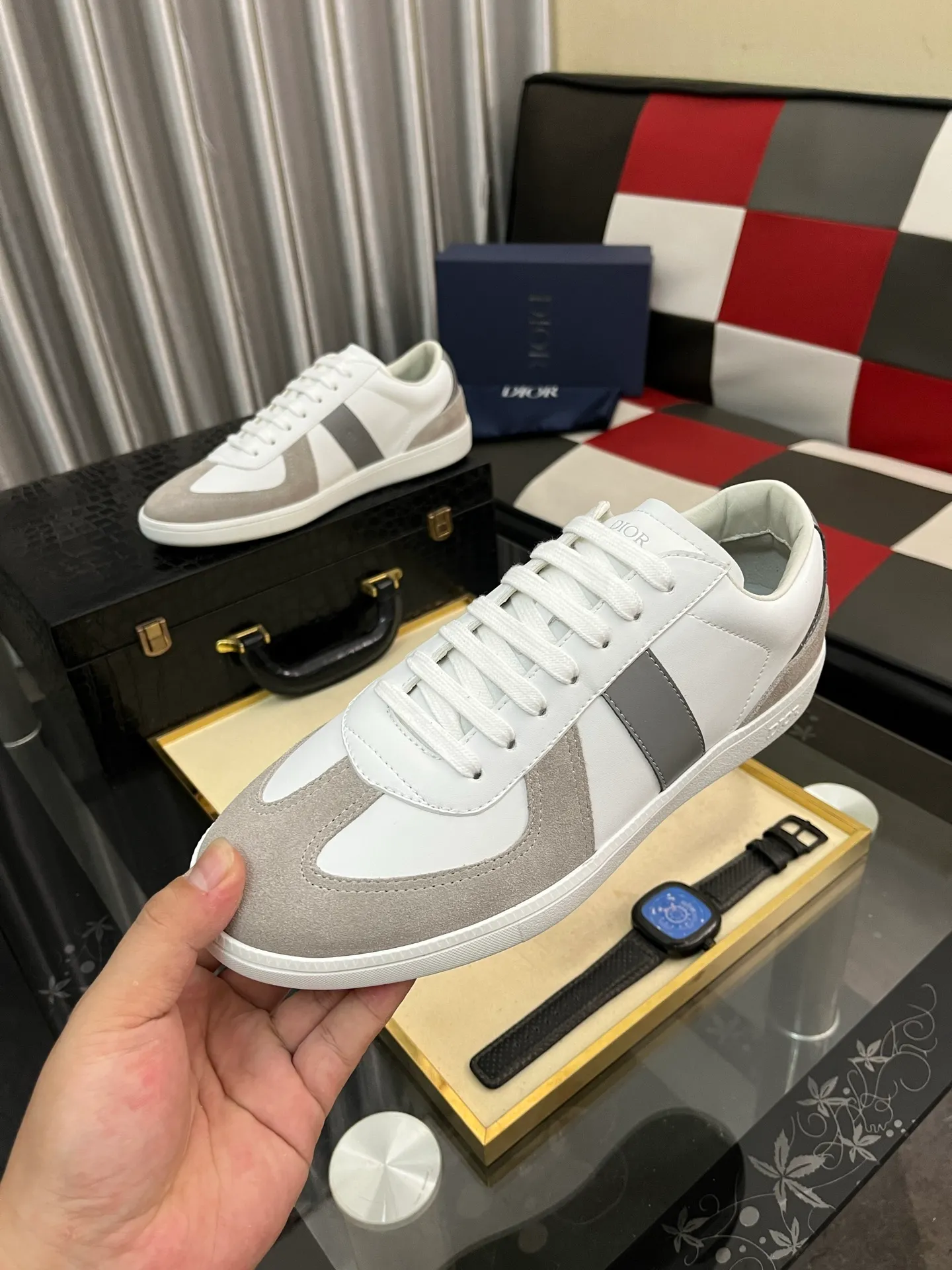 Men's shoes 💰380⌚️⌚️ 【Dior*DIAO】original quality.~ Unique modern style sneakers. 🏃A must-have casual shoe for trendy men😍😍 Original brand imported from Italy, imported original leather, sheep lining (refuses to discolor and grind feet) Sole: Original sole provided by the original factory, French lazy style design ⚠️Fit to the feet, original quality, super comfortable original sole. Code number: 38-448️⃣Colors available